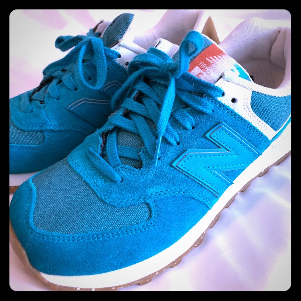 New Balance 574 teal size 8 never worn